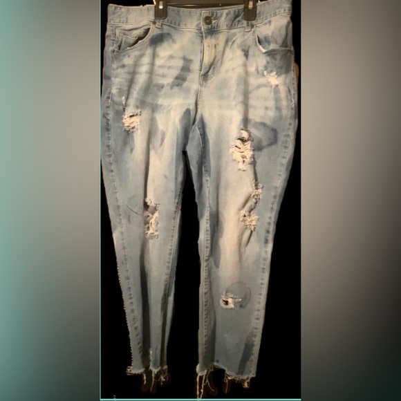 Maurices Denim - maurices ripped jeans- size 16